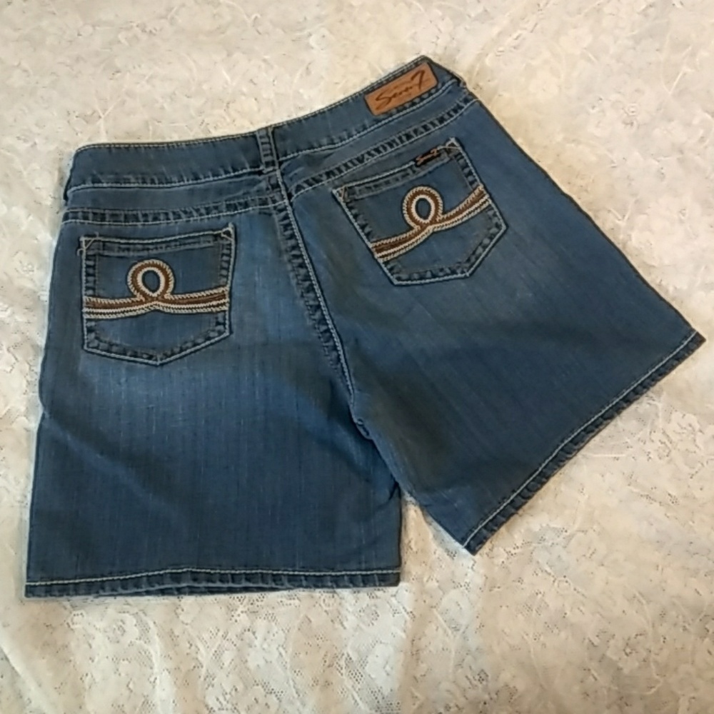 Seven7 distress shorts